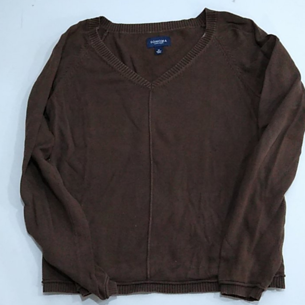 Light weight sweater